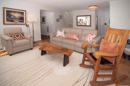 7536 Kamaomao Pl, Honolulu HI  96825-2933 exterior