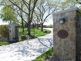 10901 Seeman Rd, Huntley, IL 60142-9584