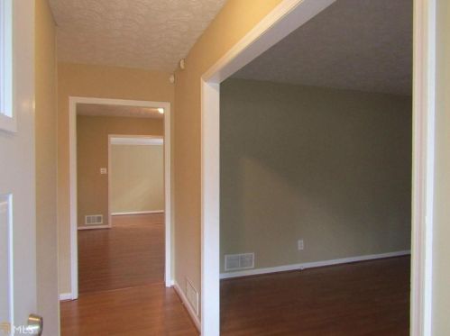 1468 Pineview Ln, Conyers, GA 30012-4145