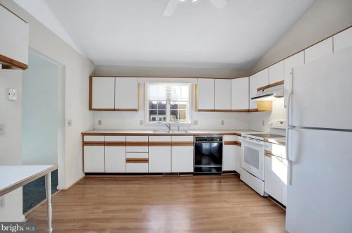 120 Strayer Dr, Carlisle PA 17013-4407 exterior