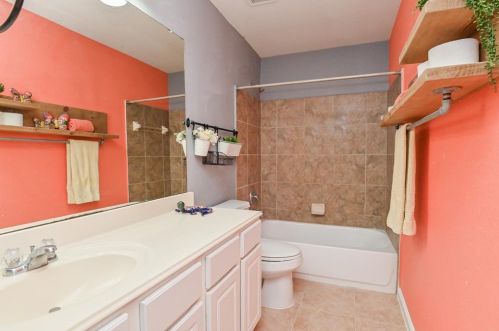 3210 Fern Brk Ln, Richmond TX 77471-9280 exterior