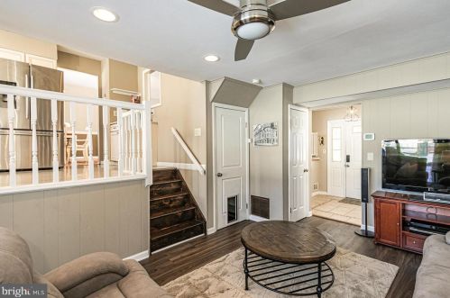 12 Hopatcong Dr, Trenton NJ  08648-4111 exterior