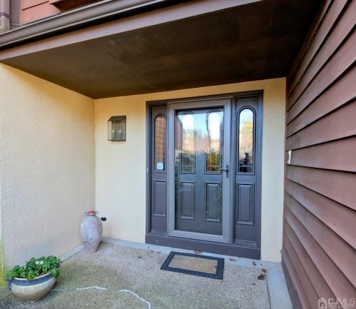 562 Sayre Dr, Princeton, NJ 08540-5857