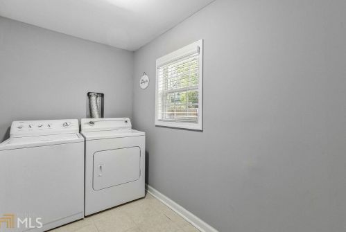 1058 Hubbard St, Atlanta GA  30310-3110 exterior