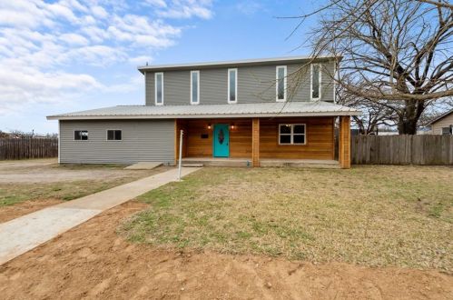 3824 Kimbo Rd, Fort Worth TX 76111-6209 exterior