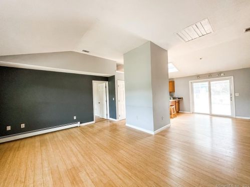 45 Old Breakneck Hill Rd, Killingly, CT 06241-1721