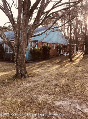 145 Hudson Pkwy, Lakehurst, NJ 08759-6311