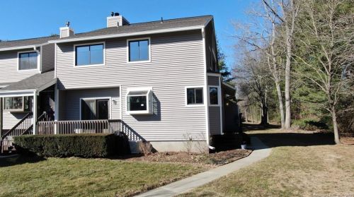 1809 Mill Pond Dr, Wapping, CT 06074-3554
