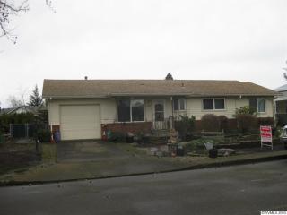2069 Country Club Rd, Woodburn, OR 97071-2341