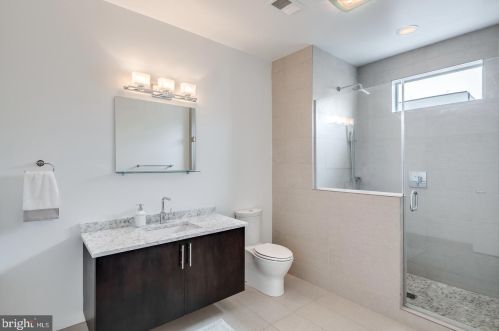 920 5th St, Philadelphia PA  19123-1455 exterior