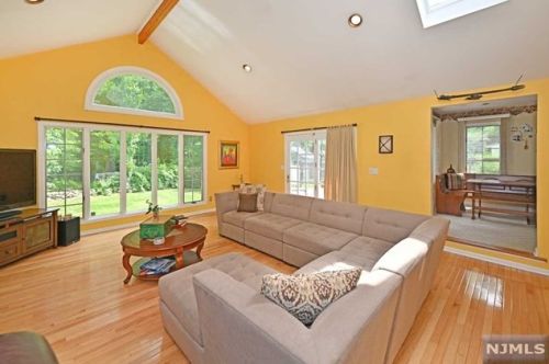 1026 Wildwood Rd, Oradell, NJ 07649-1332