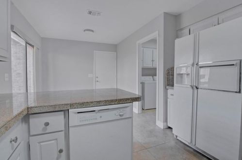 14822 Sopras Cir, Addison TX  75001-4411 exterior