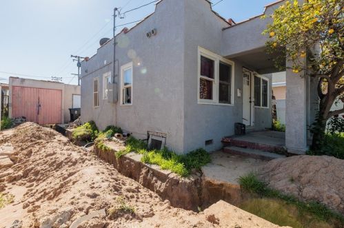 4366 116th St, Hawthorne CA  90250-2327 exterior