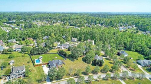 105 Melrose Creek Dr, Stockbridge GA  30281-2350 exterior