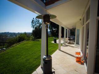 1301 Delresto Dr, Beverly Hills, CA 90210-2100