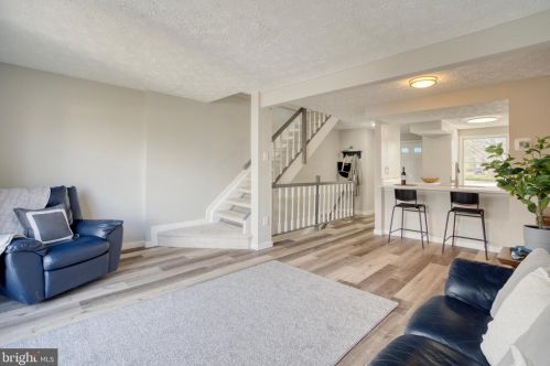 8359 Bark Tree Ct, Springfield VA  22153-3832 exterior