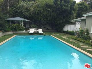 2202 Beverly Glen Pl, Los Angeles CA  90077-2506 exterior