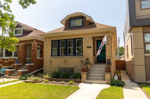 5517 Newport Ave, Chicago, IL 60641-3255