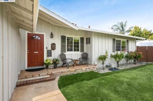 7570 Frederiksen Ln, Pleasanton, CA 94568-1649