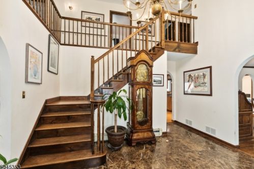3 Whitehall Hill Rd, Andover, NJ 07821-3143