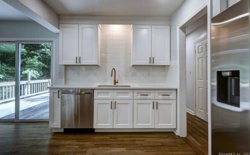34 Brookwood Ln, Huntington CT  06484-2051 exterior