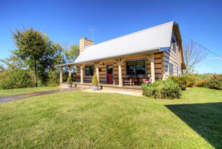 2740 Wildwood Rd, Dandridge, TN 37725-6943