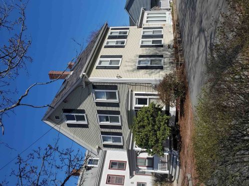97 Portland Ave, Dover, NH 03820-3525