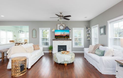 1461 Oldenburg Dr, Awendaw, SC 29429-4965