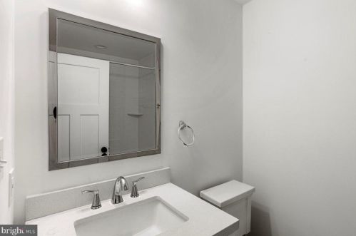 17 Redman Ave, Tavistock NJ  08033-2316 exterior