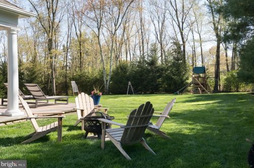 19 Derwent Dr, Princeton NJ  08540-7551 exterior