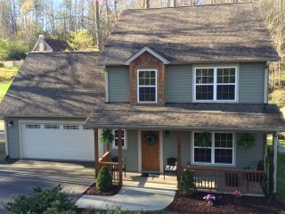 30 Heather Mist Dr, Weaverville NC  28787-8000 exterior