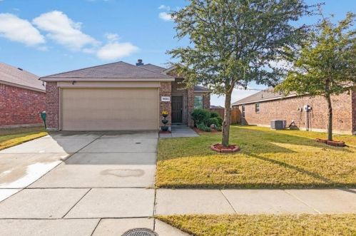 8624 Yosemite Trl, Aubrey, TX 76227-2206