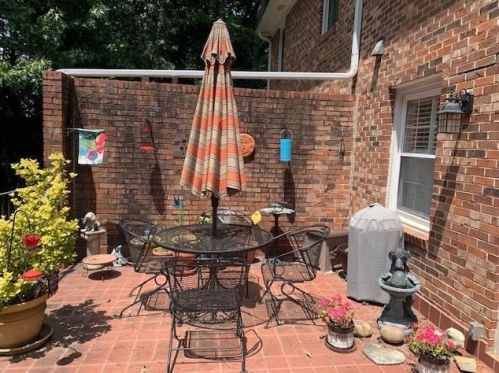 1673 Executive Park Ln, Atlanta GA  30329-3132 exterior