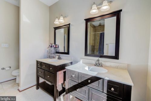 4933 Aspen St, Shady Side MD  20764-9667 exterior