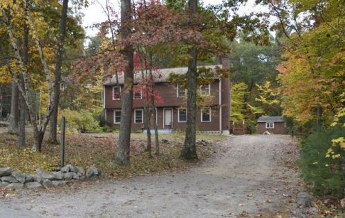 6 Topaz Cir, Derry, NH 03038-5202