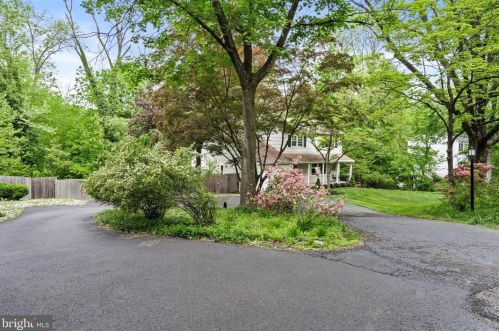 46 Montague Ave, Trenton, NJ 08628-1706