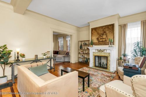 35 Leroy Pl, Tinton Falls NJ  07701-1712 exterior