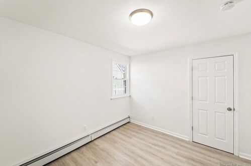 27 Hawthorne Dr, Norwalk CT  06851-4113 exterior