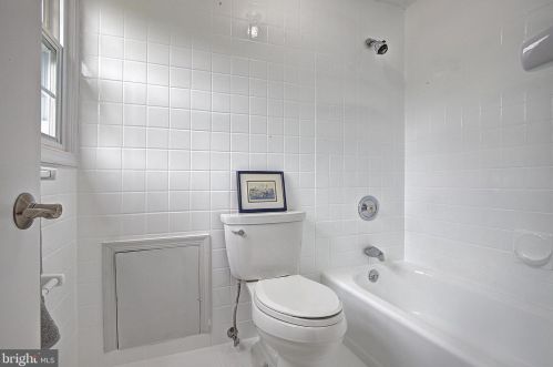 3301 Beret Ln, Silver Spring MD 20906-3028 exterior