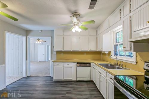 2335 Rolling Acres Ct, Conyers GA  30094-6130 exterior