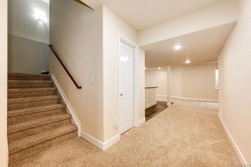 280 Elk Ct, Aurora CO 80016-4104 exterior