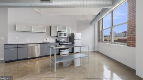 444 4th St, Philadelphia, PA 19147-0015