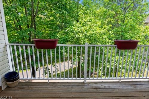 121 Forest Dr, Piscataway NJ  08854-2273 exterior