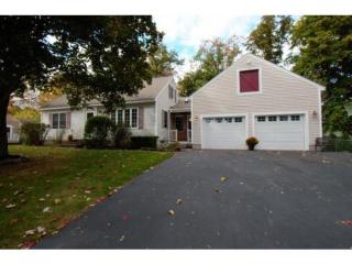 9 Sioux Ave, Nashua, NH 03063-3014