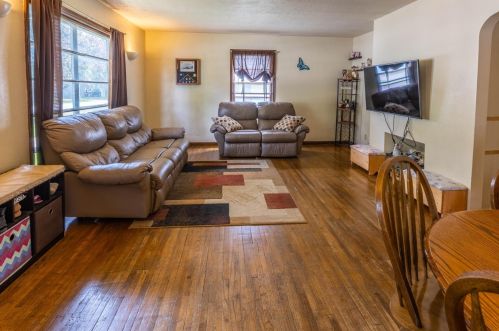 527 Mound Ave, Mankato, MN 56001-2030