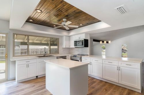 3130 Barton Rd, Carrollton TX 75007-3501 exterior