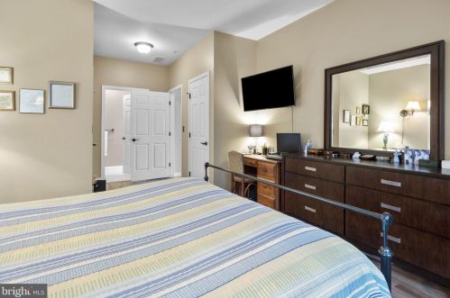 64 Kyle Way, Trenton NJ 08628-2521 exterior