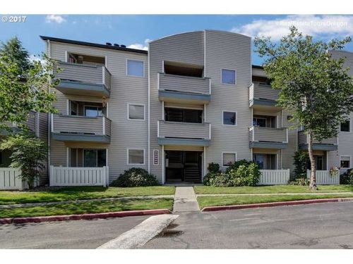 6044 Drake St, Beaverton OR 97123-7248 exterior