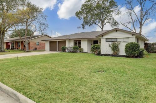 3305 Jacquelyn Dr, Pearland, TX 77581-4415