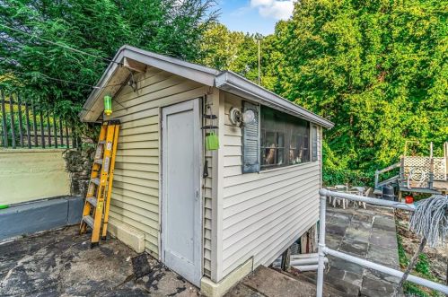 59 High St, Derby CT  06418-2038 exterior